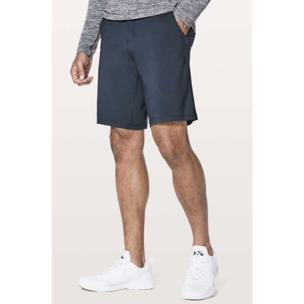 LULULEMON The Fundamental Short Linerless Nautical Black Sz Large Zip Pocket